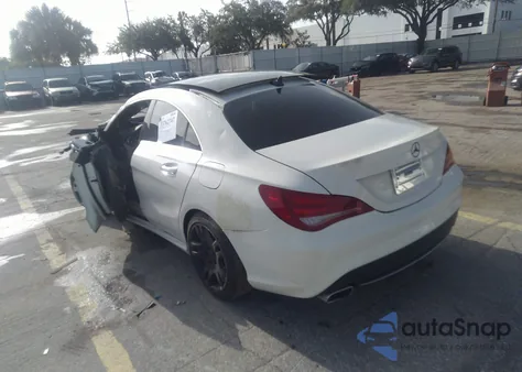 2014 Mercedes-Benz Cla 250 z USA, uszkodzony, nr VIN WDDSJ4EB1EN054849